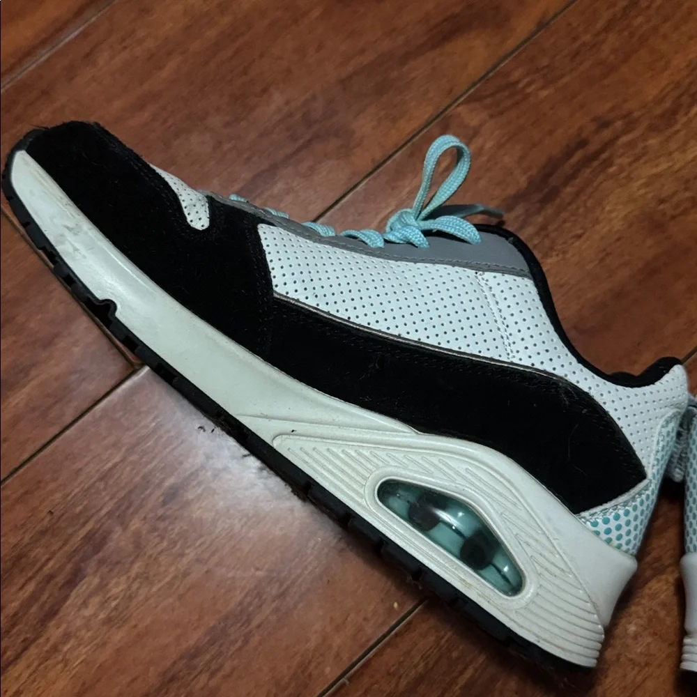 BT21 Van Skechers Sneakers size 6.5